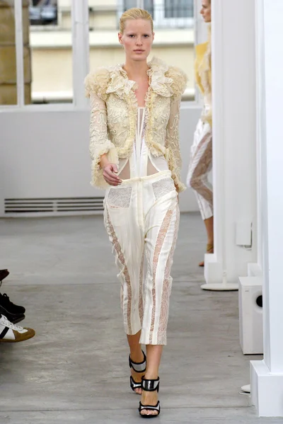 Look 32